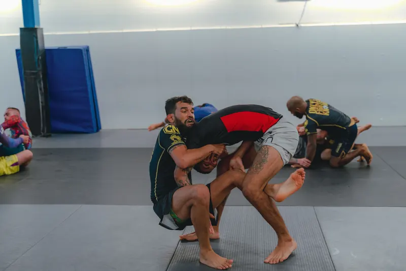 No-gi-grappling på öppen matta